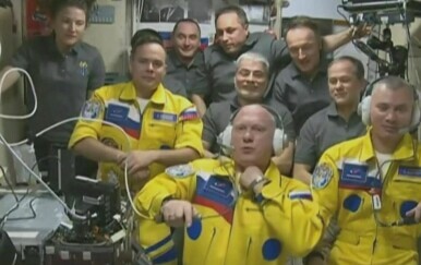 Ruski kozmonauti u ukrajinskim bojama - 1