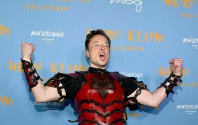 Elon Musk u kostimu