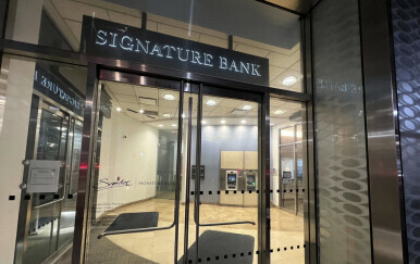 Signature bank