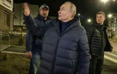 Vladimir Putin u Mariupolju