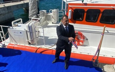 Ministar Vili Beroš na primopredaje brodice SAR 1 - 9