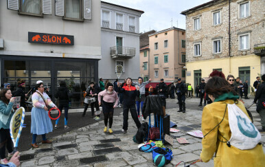 Molitelji i prosvjednici u Rijeci - 1