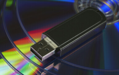 USB-stick i CD