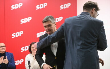 Zoran Milanović i Peđa Grbin na sjednici Glavnog odbora SDP-a