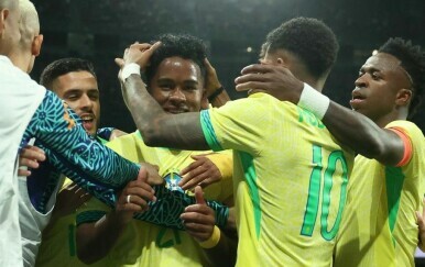 Endrick slavi pogodak sa brazilskim reprezentativcima