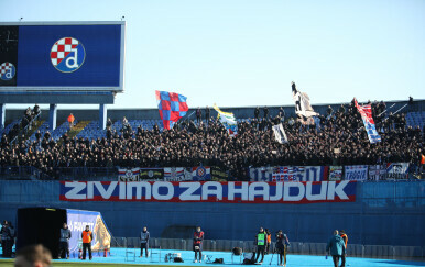 Torcida na južnoj tribini