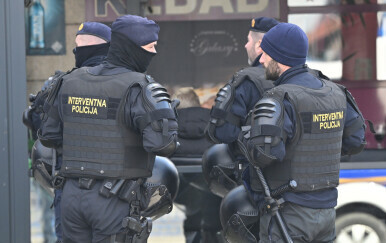 Policija na derbiju