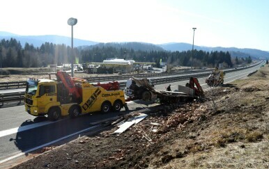 Prevrnuti šleper na A6 kod odmorišta Kupjak - 2