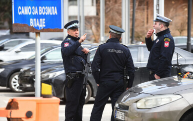 Policija ispred Narodne skupštine