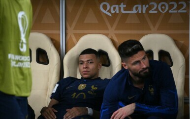 Kylian Mbappe i Olivier Giroud