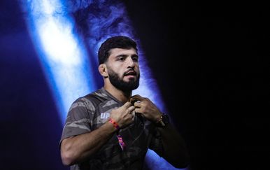 UFC zvijezda u središtu skandala: Nasrnuo na protivnika nakon meča, izbila opća tučnjava