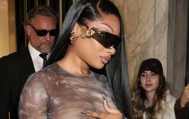 Američka reperica Megan Thee Stallion u providnoj haljini stigla na modnu reviju