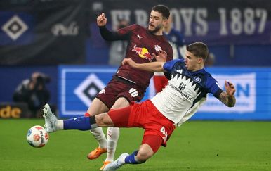 VIDEO Brazilac majstorski zabio s Vuškovićem "zalijepljenim" na leđima