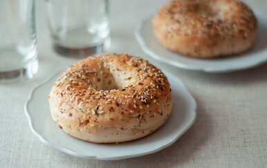 Pecivo bagel s posipom Everything Bagel