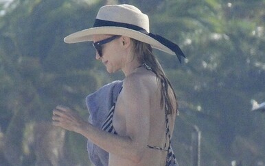 Heather Graham u bikiniju na plaži zapanjila linijom uz zgodnog Talijana