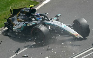 Scene kaosa na Formuli 1: Mlada zvijezda skršila bolid, a Verstappen se zabio u ogradu