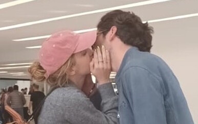 Emma Watson snimljena s novim partnerom