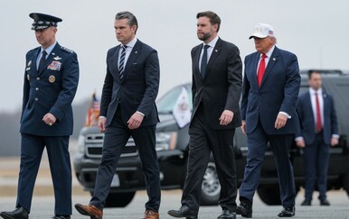 Donald Trump dočekao zrakoplov s tijelima poginulih vojnika