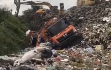 VIDEO Katastrofa na odlagalištu otpada u Indoneziji: Pet mrtvih, potraga za nestalima