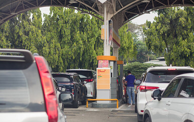 U Sloveniji dugi redovi na benzinskim postajama: Susjedi Austrijanci pohrlili na