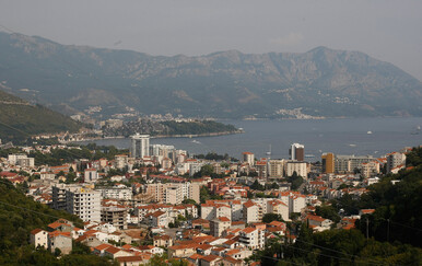 Rus i Bjeloruskinja protjerani, vodili ljubav na javnom mjestu