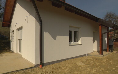 Tri obitelji dobile ključeve svojih novih obiteljskih kuća