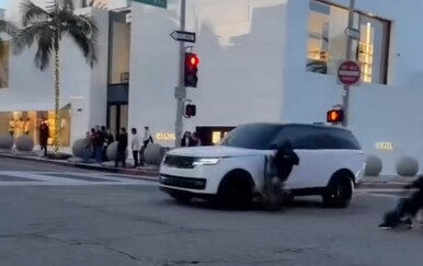 Projurili kroz crveno kao muhe bez glave, a kamera zabilježila dramatične posljedice