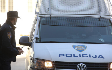 Ubojica iz Gospića napao četiri interventna policajca dok su ga prevozili u Karlovac na sud