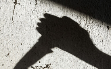 U Austriji je majka ubila sina nožem jer je navodno bio opsjednut