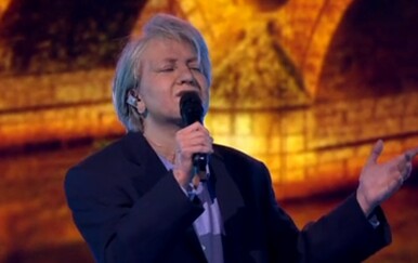 Dora Trogrlić kao Kemal Monteno u showu Tvoje lice zvuči poznato