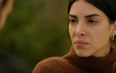 Crno more: Predala mu je papire za razvod