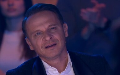 Dora Trogrlić kao Kemal Monteno u showu Tvoje lice zvuči poznato