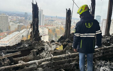 Azbest zaustavio radove na Vjesnikovu neboderu: Čeka se ovlašteni zbrinjavatelj opasnog otpada