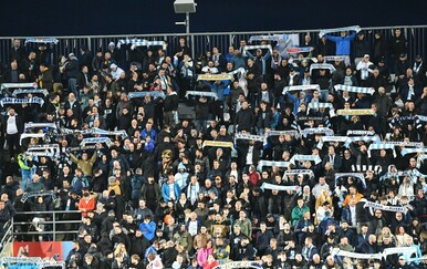 Navijači Rijeke provociraju hajdukovce porukom na utakmici osmine finala Konferencijske lige.