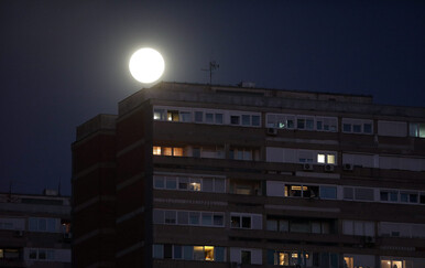 U Zagrebu na sebe pozornost skrenuo sateltiski tanjur: Mnogi su ga fotografirali