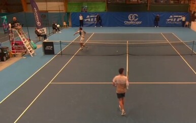 VIDEO Hrvatski tenisač imao žutu minutu nakon greške suca: Nije se mogao suzdržati