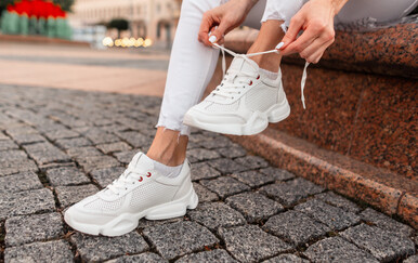 Bijele tenisice iz trgovina za proljeće 2026. godine