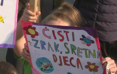 Prosvjed u Kutjevu: Kompostana prijeti zdravlju i poslovima, građani blokirali ulaz