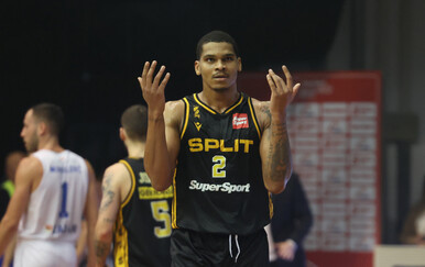 Nestvarne scene iz Rijeke: Koš se srušio na igrača Splita