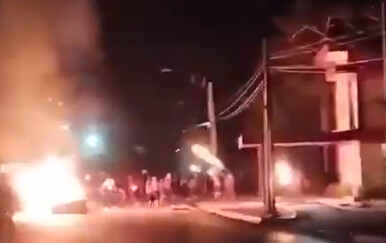 Prosvjednici na Kubi napali ured Komunističke partije, izbili neredi