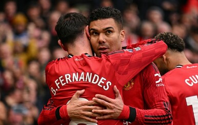 VIDEO Manchester United svladao Aston Villu: Fernandes srušio rekord Beckhama