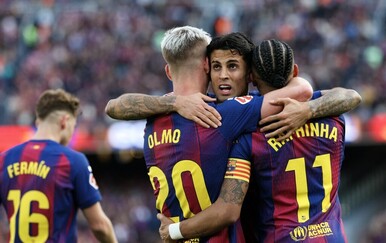 VIDEO Barcelona s pet golova nadjačala Sevillu: Hat-trick Raphinhe