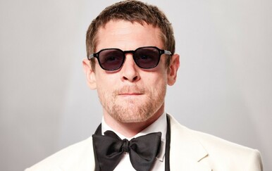 Jack O'Connell šokirao je zubima na crvenom tepihu