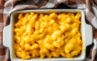 Tekućina od kiselih krastavaca i makaroni sa sirom