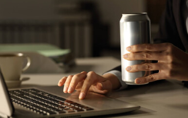 Slučajevi trovanja ovim vitaminom porasli 40 % – krivi su dodaci i energetska pića