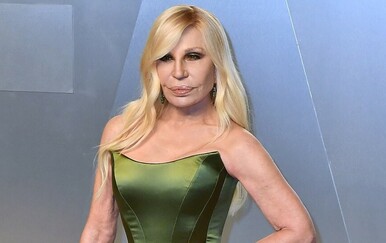 Donatella Versace ukrala pažnju na oskarovskom afterpartyju: Godine je teško sakriti, a nedavno je sve zbunila mladolikim izdanjem