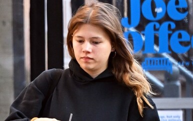 Znate li čija je ovo kći? Sve više nalikuje slavnom ocu koji je prerano preminuo