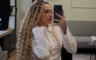 Stela Rade imala napad panike prije koncerta u Valpovu