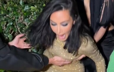 Kim Kardashian podijelila video svog pada na Oscarima