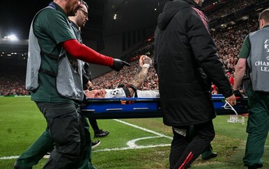 Bizarna ozljeda Noe Langa na utakmici Lige prvaka Liverpool - Galatasaray